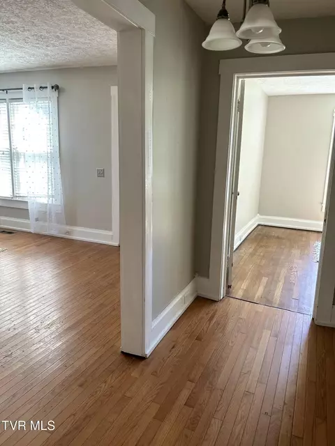 Entry Way - 309 Nottingham Avenue Wise Va 24293, Wise, VA 24293 photo 1 of 4