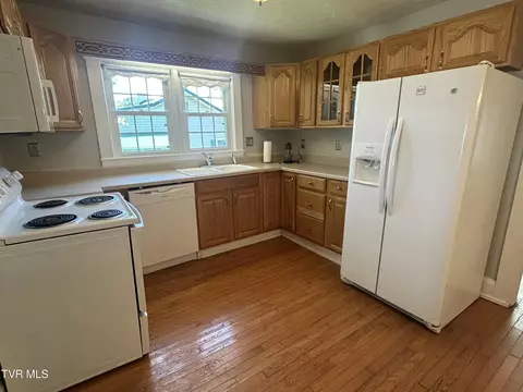 Kitchen - 309 Nottingham Avenue Wise Va 24293, Wise, VA 24293 photo 2 of 2