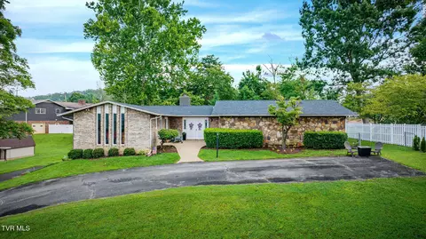 2440 Rivermont Drive Kingsport Tn 37660, Kingsport, TN 37660