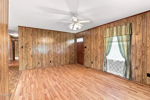 Living - 2060 Fishpond Road Chuckey Tn 37641, Chuckey, TN 37641 photo 2 of 2