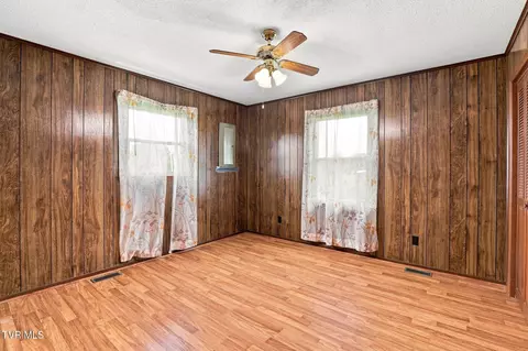 Bedroom - 2060 Fishpond Road Chuckey Tn 37641, Chuckey, TN 37641 photo 4 of 6