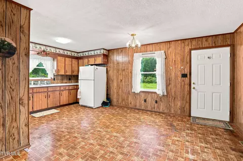 Kitchen - 2060 Fishpond Road Chuckey Tn 37641, Chuckey, TN 37641 photo 1 of 2
