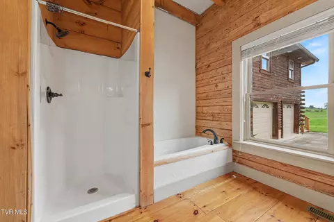 Bath - 3101 Whitehouse Road Greeneville Tn 37745, Greeneville, TN 37745 photo 5 of 10