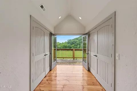 Entry Way - 3101 Whitehouse Road Greeneville Tn 37745, Greeneville, TN 37745 photo 3 of 3