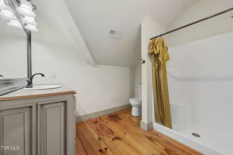 Bath - 3101 Whitehouse Road Greeneville Tn 37745, Greeneville, TN 37745 photo 6 of 10