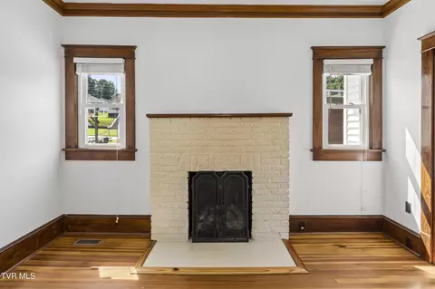 Living - 238 4th Street Erwin Tn 37650, Erwin, TN 37650 photo 3 of 6