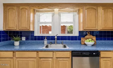 Kitchen - 238 4th Street Erwin Tn 37650, Erwin, TN 37650 photo 4 of 4