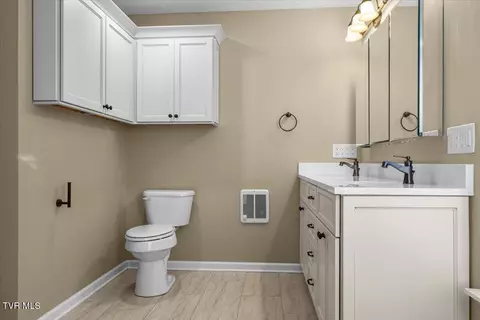 Bath - 511 Headtown Road Jonesborough Tn 37659, Jonesborough, TN 37659 photo 4 of 6