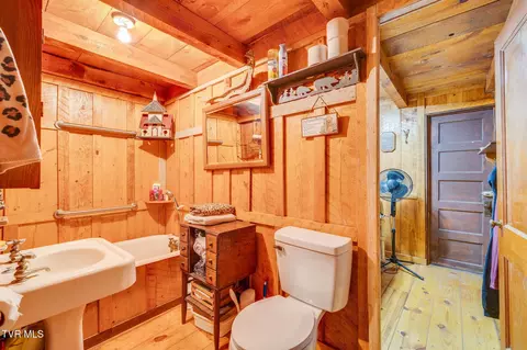 Bath - 2453 Waters Edge Road Duffield Va 24244, Duffield, VA 24244 photo 1 of 2