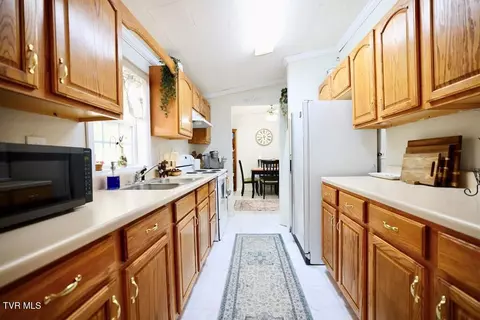 Kitchen - 22156 Webb Drive Abingdon Va 24211, Abingdon, VA 24211 photo 1 of 3