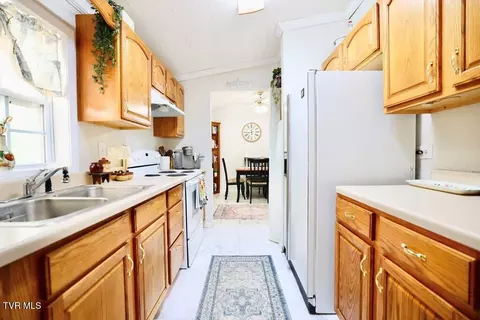Kitchen - 22156 Webb Drive Abingdon Va 24211, Abingdon, VA 24211 photo 3 of 3