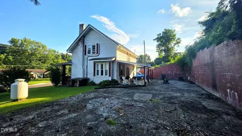 Exterior - 815 E Front Street Coeburn Va 24230, Coeburn, VA 24230 photo 2 of 5