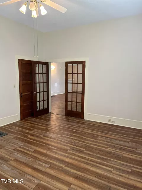 Living - 221 N Irish Street Greeneville Tn 37745, Greeneville, TN 37745 photo 3 of 3