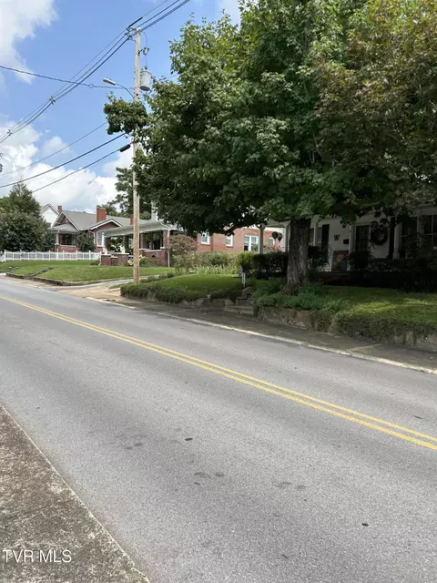 Exterior - 221 N Irish Street Greeneville Tn 37745, Greeneville, TN 37745 photo 4 of 6