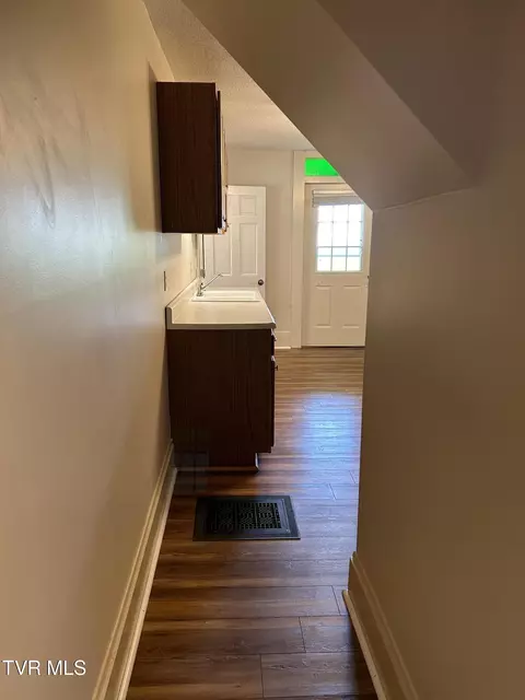 Entry Way - 221 N Irish Street Greeneville Tn 37745, Greeneville, TN 37745 photo 2 of 2