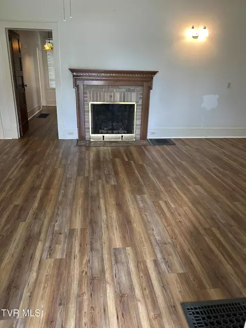 Living - 221 N Irish Street Greeneville Tn 37745, Greeneville, TN 37745 photo 2 of 3