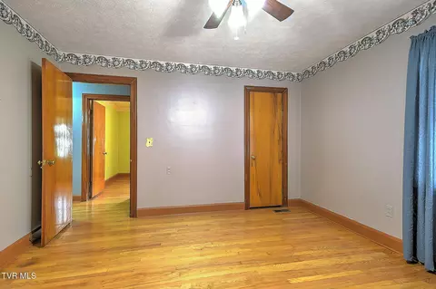 Bedroom - 226 Bank Drive Fall Branch Tn 37656, Fall Branch, TN 37656 photo 8 of 9