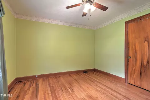 Bedroom - 226 Bank Drive Fall Branch Tn 37656, Fall Branch, TN 37656 photo 5 of 9