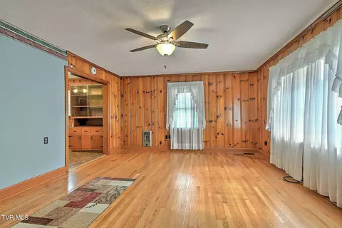 Living - 226 Bank Drive Fall Branch Tn 37656, Fall Branch, TN 37656 photo 1 of 6