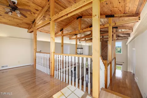 Entry Way - 101 Kitty Hawk Drive Chuckey Tn 37641, Chuckey, TN 37641 photo 2 of 3