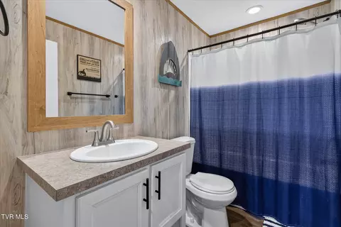 Bath - 110 Maxine Road Fall Branch Tn 37656, Fall Branch, TN 37656 photo 1 of 2