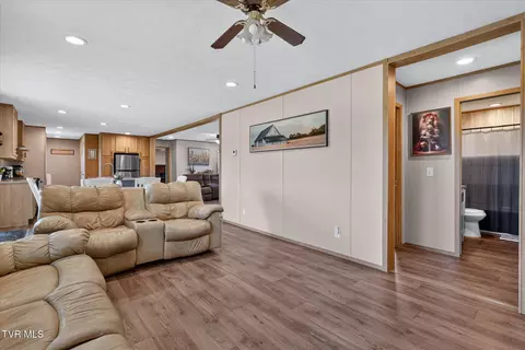 Entry Way - 110 Maxine Road Fall Branch Tn 37656, Fall Branch, TN 37656 photo 2 of 3