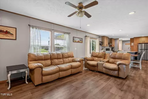 Living - 110 Maxine Road Fall Branch Tn 37656, Fall Branch, TN 37656 photo 2 of 3