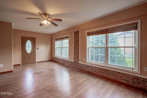 Living - 706 9th Street Erwin Tn 37650, Erwin, TN 37650 photo 4 of 4