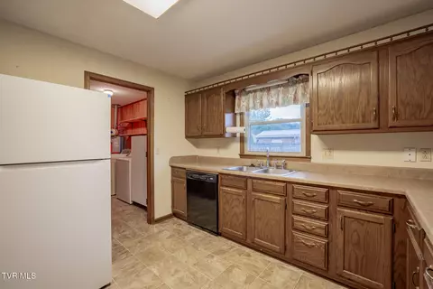 Kitchen - 706 9th Street Erwin Tn 37650, Erwin, TN 37650 photo 2 of 4