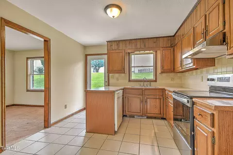 Kitchen - 24260 Junction Drive Bristol Va 24202, Bristol, VA 24202 photo 2 of 4
