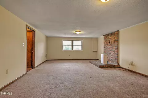 Living - 24260 Junction Drive Bristol Va 24202, Bristol, VA 24202 photo 7 of 8