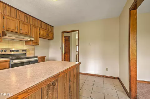 Kitchen - 24260 Junction Drive Bristol Va 24202, Bristol, VA 24202 photo 4 of 4