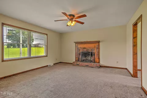 Living - 24260 Junction Drive Bristol Va 24202, Bristol, VA 24202 photo 1 of 8