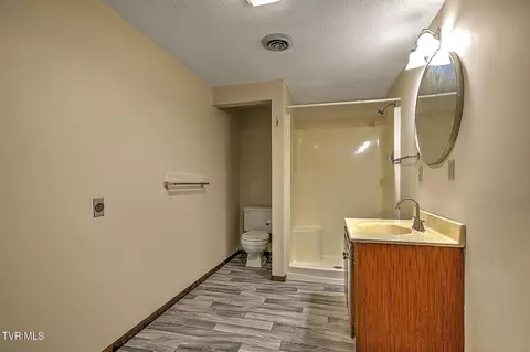 Bath - 24260 Junction Drive Bristol Va 24202, Bristol, VA 24202 photo 3 of 3