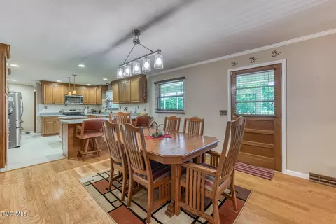 Dining - 2917 Highway 81 Fall Branch Tn 37656, Fall Branch, TN 37656 photo 1 of 3