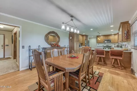 Dining - 2917 Highway 81 Fall Branch Tn 37656, Fall Branch, TN 37656 photo 2 of 3