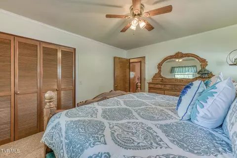 Bedroom - 2917 Highway 81 Fall Branch Tn 37656, Fall Branch, TN 37656 photo 4 of 5