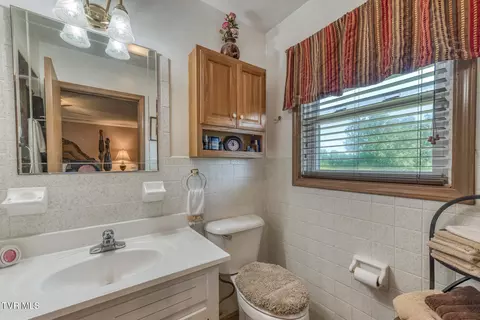 Bath - 2917 Highway 81 Fall Branch Tn 37656, Fall Branch, TN 37656 photo 1 of 2