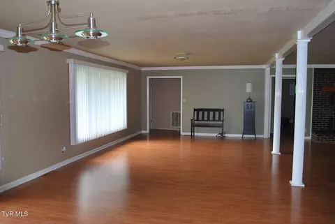 Living - 123 Rolling Hills Road Erwin Tn 37650, Erwin, TN 37650 photo 2 of 5