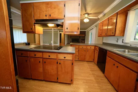 Kitchen - 123 Rolling Hills Road Erwin Tn 37650, Erwin, TN 37650 photo 2 of 2
