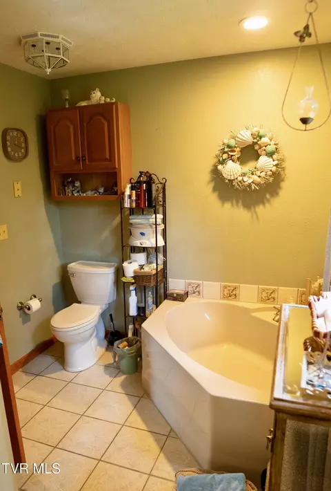 Bath - 804 SW Nash Street Wise Va 24293, Wise, VA 24293 photo 2 of 3