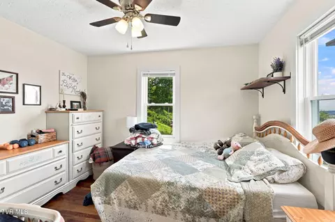 Bedroom - 209 E Broyles Street Greeneville Tn 37745, Greeneville, TN 37745 photo 2 of 2