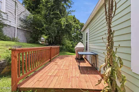 Exterior - 209 E Broyles Street Greeneville Tn 37745, Greeneville, TN 37745 photo 4 of 5