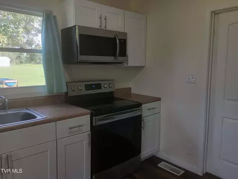Kitchen - 230 Mohawk Creek Road Midway Tn 37809, Midway, TN 37809 photo 2 of 2