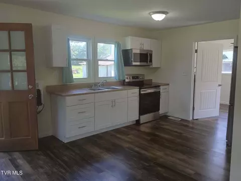 Kitchen - 230 Mohawk Creek Road Midway Tn 37809, Midway, TN 37809 photo 1 of 2