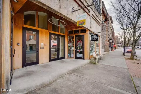 217 Broad Street Apt 300 Kingsport Tn 37660, Kingsport, TN 37660