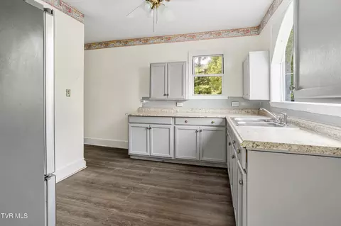 Kitchen - 343 Magnolia Drive Glade Spring Va 24340, Glade Spring, VA 24340 photo 2 of 2