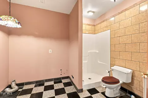 Bath - 961 Pemberton Road Bristol Tn 37620, Bristol, TN 37620 photo 5 of 5