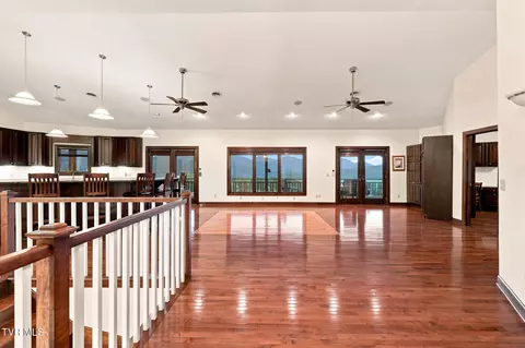 Living - 961 Pemberton Road Bristol Tn 37620, Bristol, TN 37620 photo 1 of 1