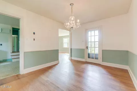 Dining - 725 Prospect Avenue Bristol Va 24201, Bristol, VA 24201 photo 2 of 2